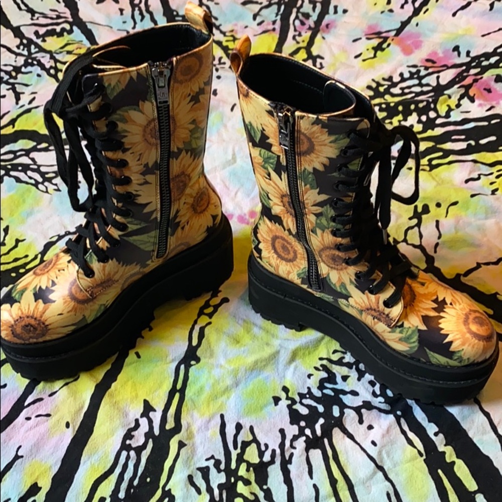 Platform Sunflower Boots